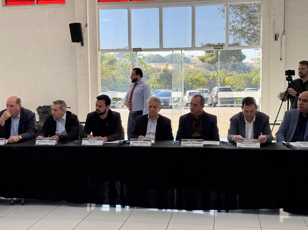 Prefeito Leitinho participa de reunião da Agemcamp que discutiu futuro Hospital Regional
