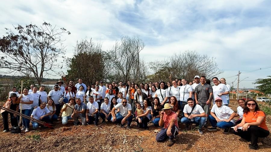 50 mudas são plantadas em Nova Odessa em comemoração ao Dia da Árvore