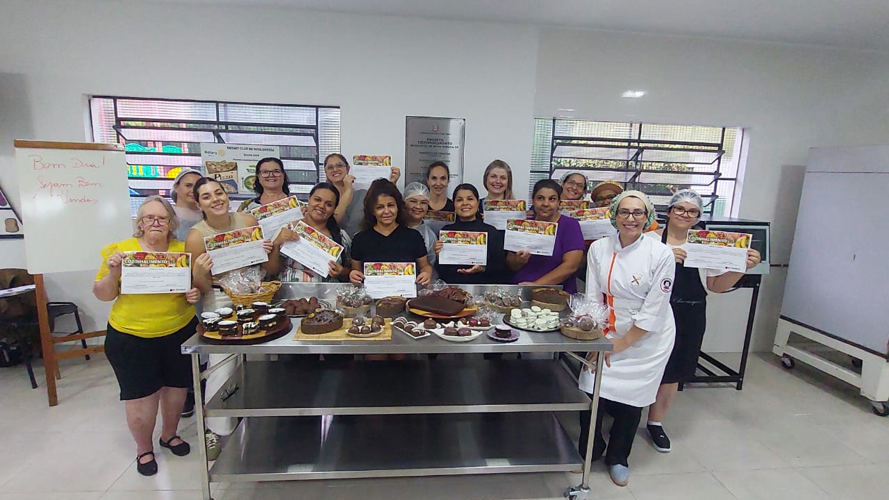 Workshops gratuitos capacita moradores de Nova Odessa na produção de panetones e ceia natalina