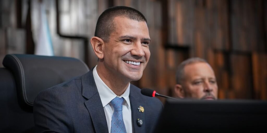 douglas_ruas01.jpg