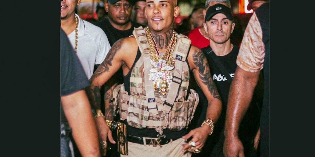 policia_prende_cantor_mc_poze_do_rodo.jpg