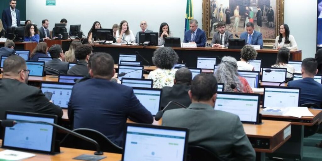 ccj_maioridade_penal.jpg