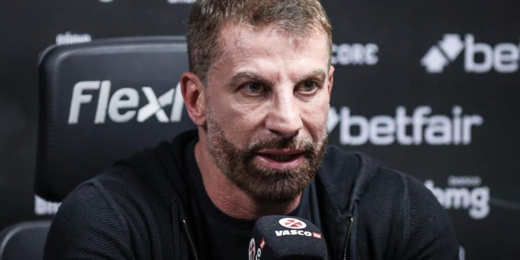 presidente-do-vasco-pedrinho-20250724210009.jpg.1200x0_q85_crop-top.jpg