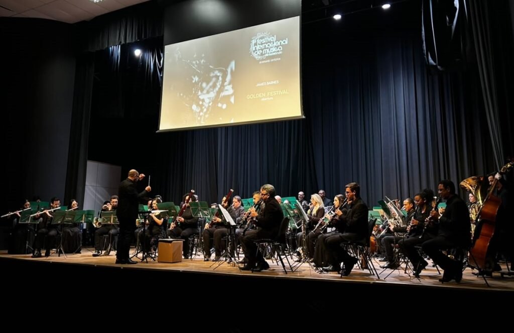 Banda Sinfônica durante apresentação em Hortolândia