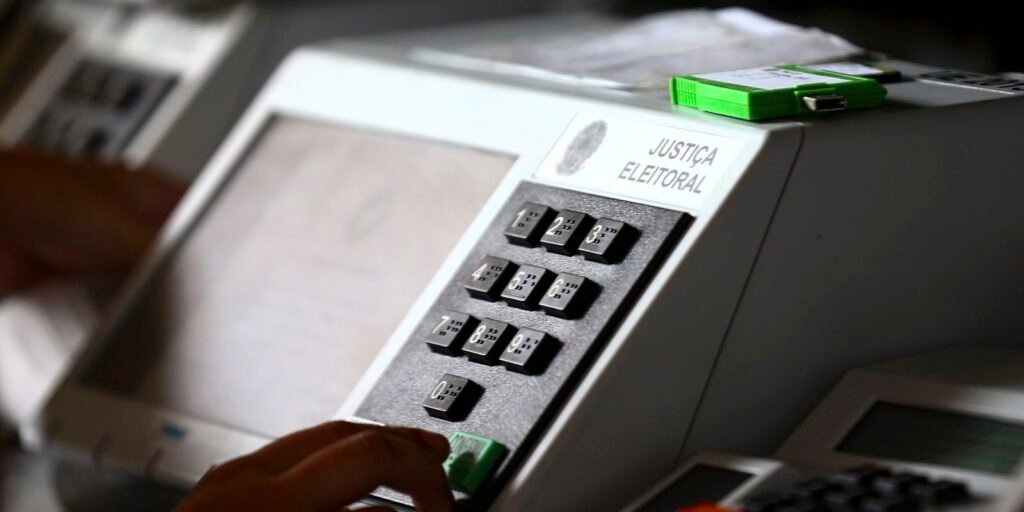 lacracao-urnas-eletronicas_mcamgo_abr_210920221818-11.jpg