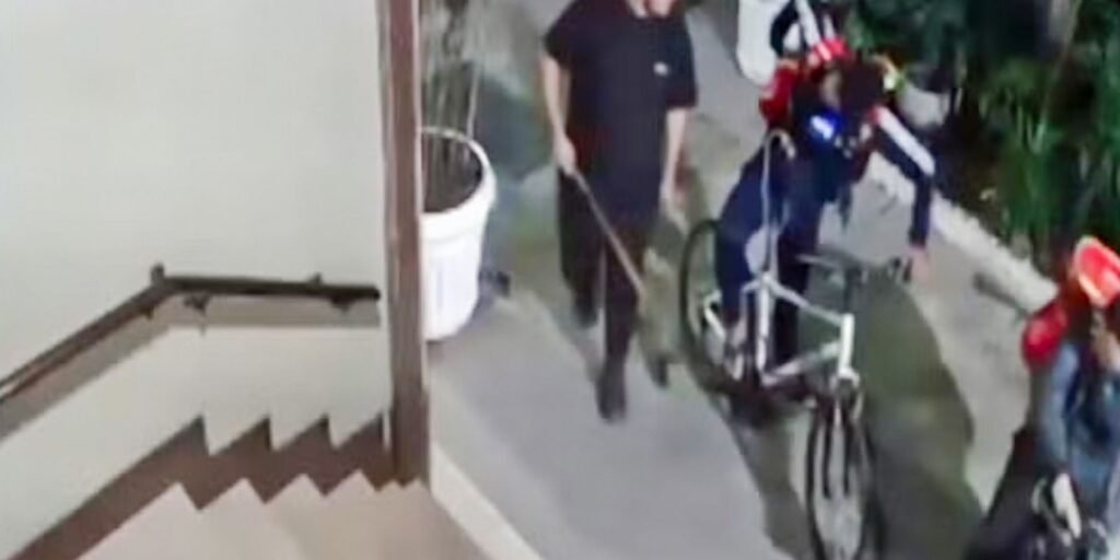 1787576867_segurancas_de_rua_sao_presos_por_agredir_ciclista_ate_a_morte_no_rio.jpg