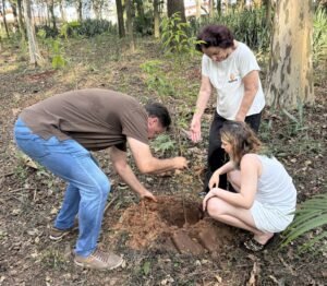 Plantio encerra Semana da Árvore (1)